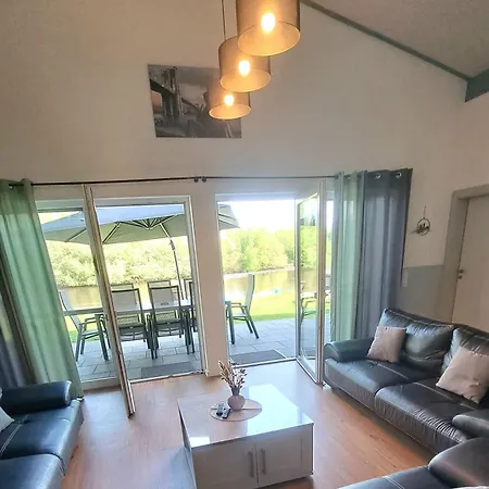 Feriehus Deluxe, Direkt Am See, Mit Hauseigener Panorama Aussensauna, Zwei Badezimmern, Tretboot, Kamin, In Direkter Naehe Zum Kinderspieleparadies Sowie Reit- Und Ponyhof, 1 Bis 8 Personen *
