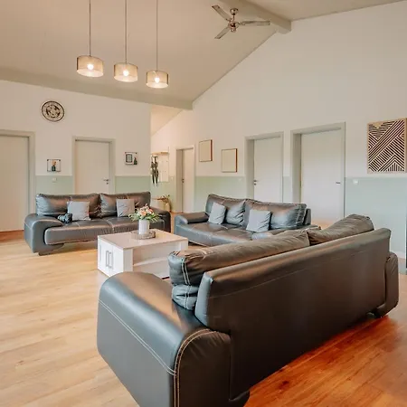 Deluxe, Direkt Am See, Mit Hauseigener Panorama Aussensauna, Zwei Badezimmern, Tretboot, Kamin, In Direkter Naehe Zum Kinderspieleparadies Sowie Reit- Und Ponyhof, 1 Bis 8 Personen *