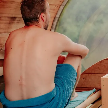 Dom wakacyjny Deluxe, Direkt Am See, Mit Hauseigener Panorama Aussensauna, Zwei Badezimmern, Tretboot, Kamin, In Direkter Naehe Zum Kinderspieleparadies Sowie Reit- Und Ponyhof, 1 Bis 8 Personen Twist