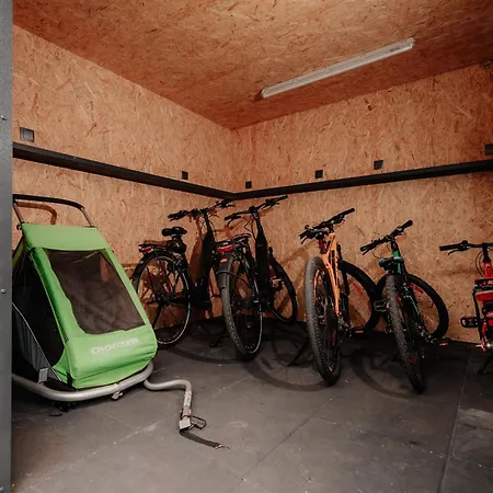Deluxe, Direkt Am See, Mit Hauseigener Panorama Aussensauna, Zwei Badezimmern, Tretboot, Kamin, In Direkter Naehe Zum Kinderspieleparadies Sowie Reit- Und Ponyhof, 1 Bis 8 Personen * Twist
