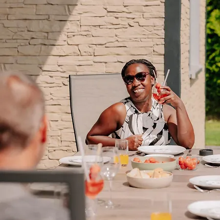 Feriehus Deluxe, Direkt Am See, Mit Hauseigener Panorama Aussensauna, Zwei Badezimmern, Tretboot, Kamin, In Direkter Naehe Zum Kinderspieleparadies Sowie Reit- Und Ponyhof, 1 Bis 8 Personen *