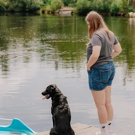 Deluxe, Direkt Am See, Mit Hauseigener Panorama Aussensauna, Zwei Badezimmern, Tretboot, Kamin, In Direkter Naehe Zum Kinderspieleparadies Sowie Reit- Und Ponyhof, 1 Bis 8 Personen *