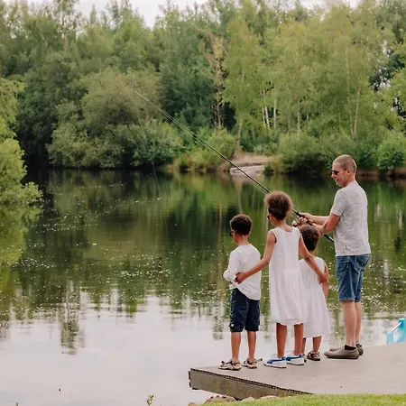 Deluxe, Direkt Am See, Mit Hauseigener Panorama Aussensauna, Zwei Badezimmern, Tretboot, Kamin, In Direkter Naehe Zum Kinderspieleparadies Sowie Reit- Und Ponyhof, 1 Bis 8 Personen *