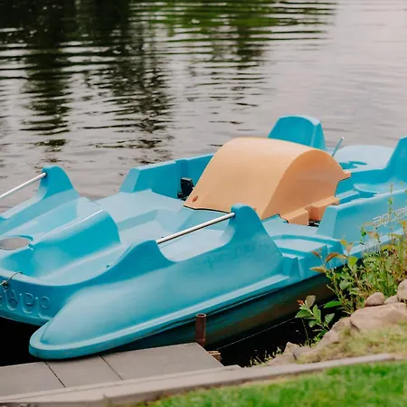 Deluxe, Direkt Am See, Mit Hauseigener Panorama Aussensauna, Zwei Badezimmern, Tretboot, Kamin, In Direkter Naehe Zum Kinderspieleparadies Sowie Reit- Und Ponyhof, 1 Bis 8 Personen Twist
