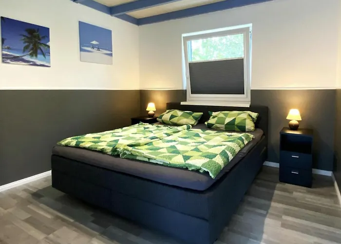 Deluxe, Direkt Am See, Mit Hauseigener Panorama Aussensauna, Zwei Badezimmern, Tretboot, Kamin, In Direkter Naehe Zum Kinderspieleparadies Sowie Reit- Und Ponyhof, 1 Bis 8 Personen *