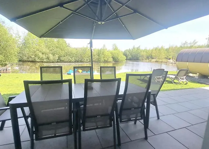 Vakantiehuis Deluxe, Direkt Am See, Mit Hauseigener Panorama Aussensauna, Zwei Badezimmern, Tretboot, Kamin, In Direkter Naehe Zum Kinderspieleparadies Sowie Reit- Und Ponyhof, 1 Bis 8 Personen