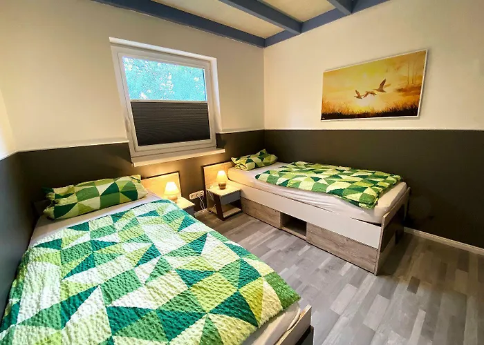 Vakantiehuis Deluxe, Direkt Am See, Mit Hauseigener Panorama Aussensauna, Zwei Badezimmern, Tretboot, Kamin, In Direkter Naehe Zum Kinderspieleparadies Sowie Reit- Und Ponyhof, 1 Bis 8 Personen *