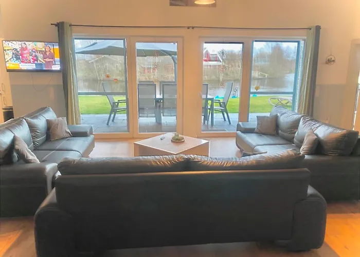 Deluxe, Direkt Am See, Mit Hauseigener Panorama Aussensauna, Zwei Badezimmern, Tretboot, Kamin, In Direkter Naehe Zum Kinderspieleparadies Sowie Reit- Und Ponyhof, 1 Bis 8 Personen *
