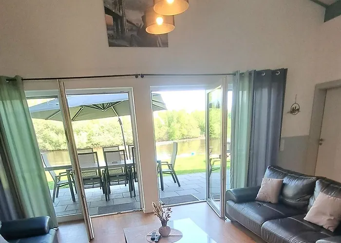 Vakantiehuis Deluxe, Direkt Am See, Mit Hauseigener Panorama Aussensauna, Zwei Badezimmern, Tretboot, Kamin, In Direkter Naehe Zum Kinderspieleparadies Sowie Reit- Und Ponyhof, 1 Bis 8 Personen *
