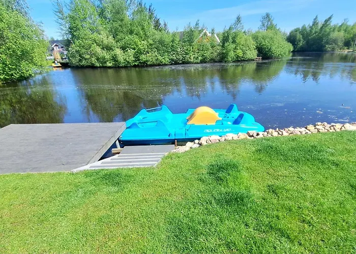 Vakantiehuis Deluxe, Direkt Am See, Mit Hauseigener Panorama Aussensauna, Zwei Badezimmern, Tretboot, Kamin, In Direkter Naehe Zum Kinderspieleparadies Sowie Reit- Und Ponyhof, 1 Bis 8 Personen *